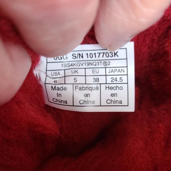 UGG Classic Short Suede Boot in Samba Red Shearling Lined size 6 - Picture 5 of 11